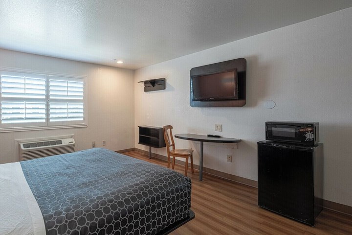 Room 3 of 31