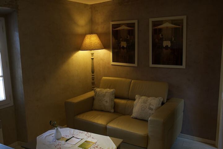Room 3 of 37