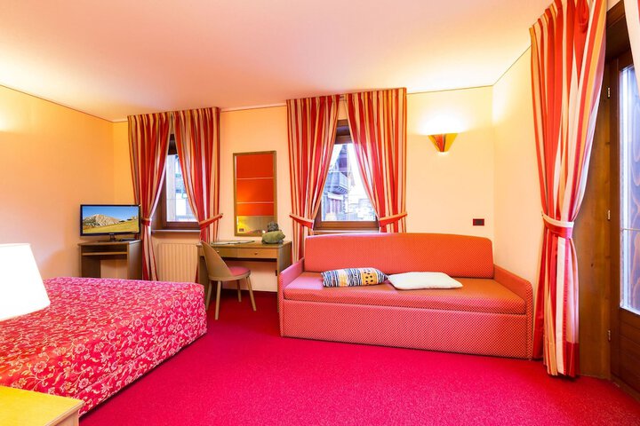 Room 6 of 20