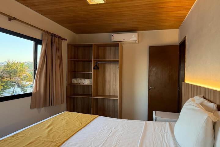 Room 26 of 102