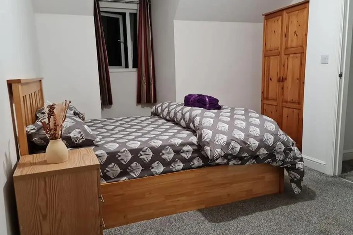 Room 9 of 29