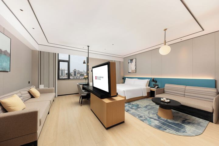 Room 8 of 79