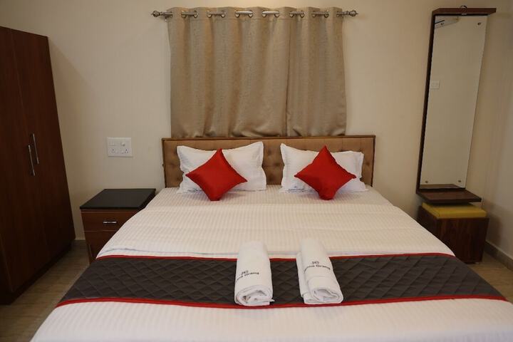 Room 4 of 25