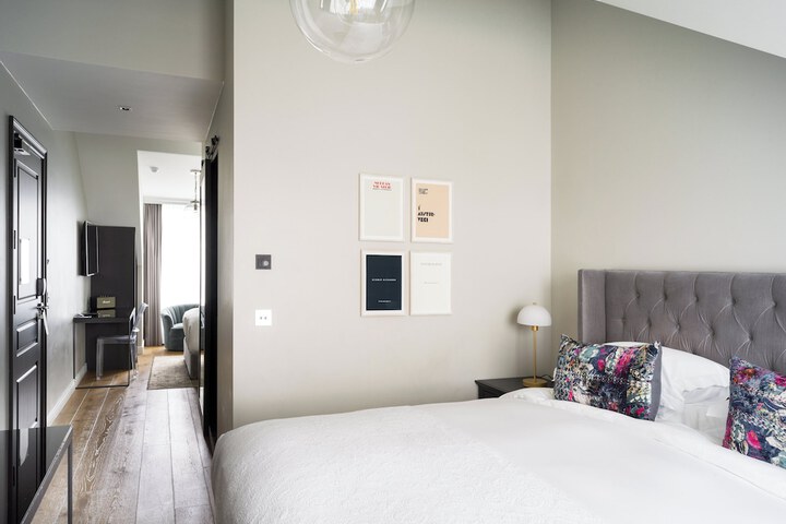 Room 5 of 69