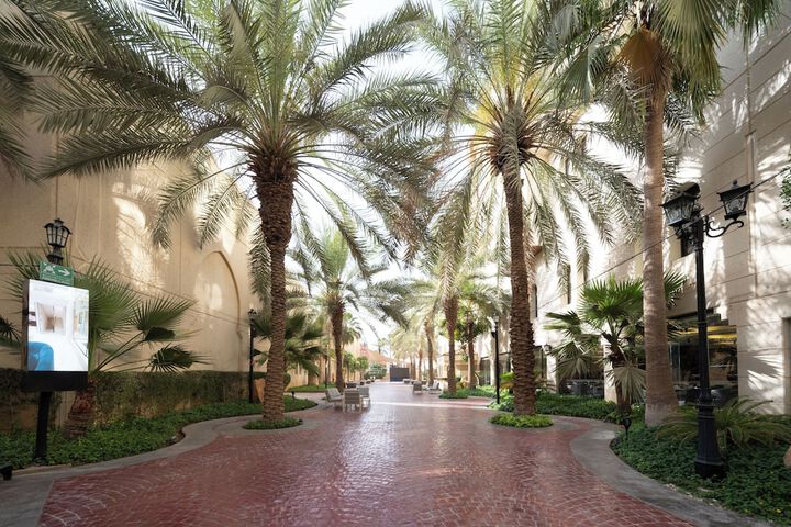 Hotel Exterior 113 of 119
