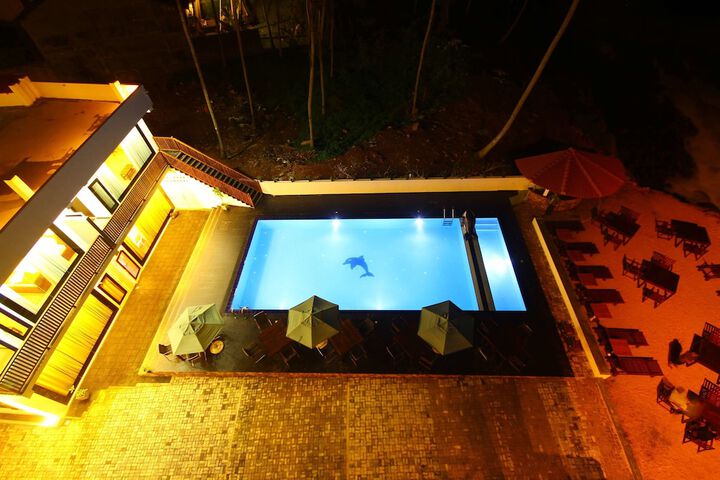 Pool 52 of 76