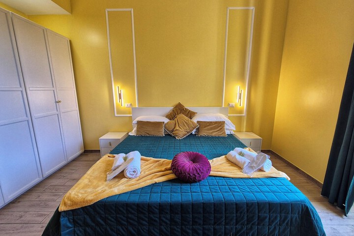 Room 4 of 36