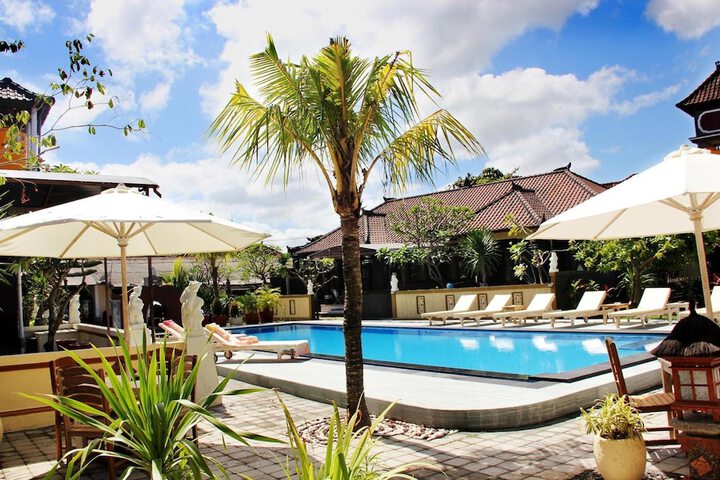 Pools & Facilities