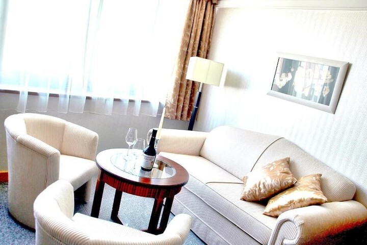 Room 32 of 55