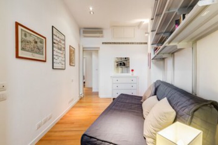 Room 29 of 32
