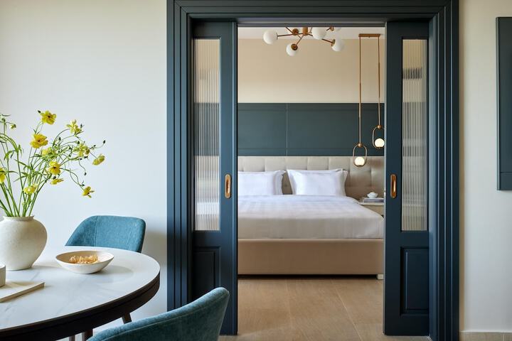 Room 60 of 400