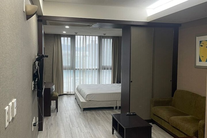 Room 26 of 86