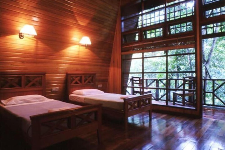 Room 4 of 15