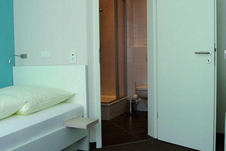 Room 4 of 23