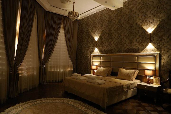 Room 6 of 23