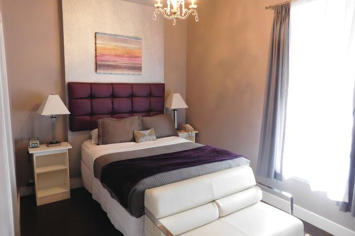 1 King Bed (9 of 11)