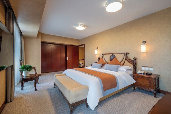 Room 14 of 34