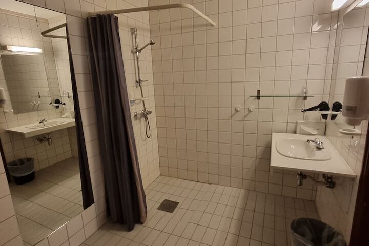 Room 44 of 53
