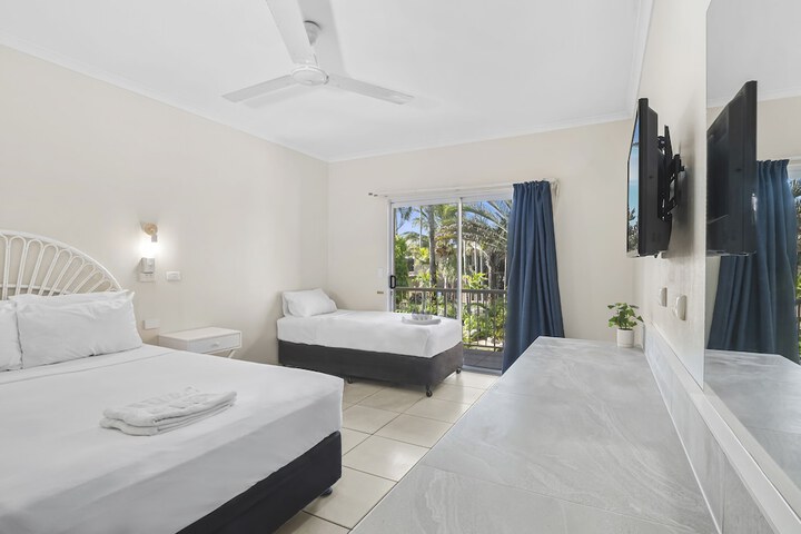 Room 4 of 46