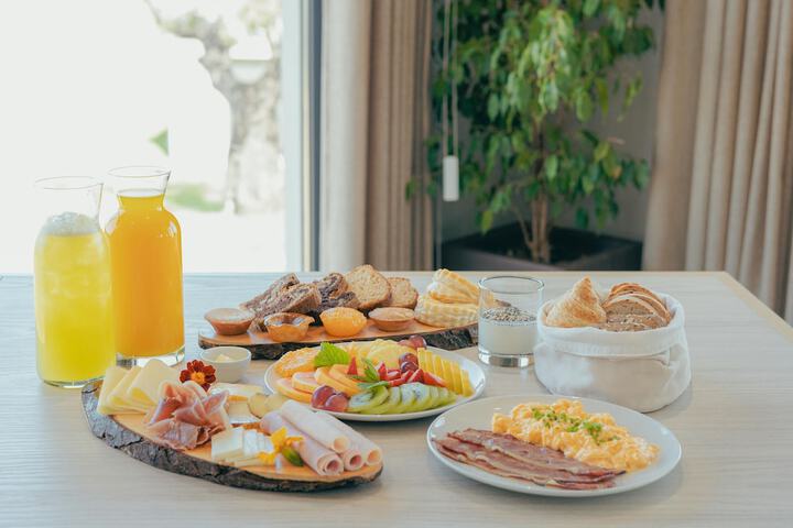 Breakfast/Coffee Service 28 of 45
