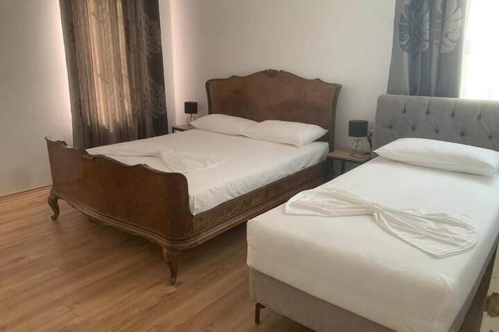 Room 9 of 37