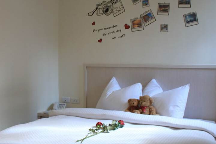 Room 7 of 56