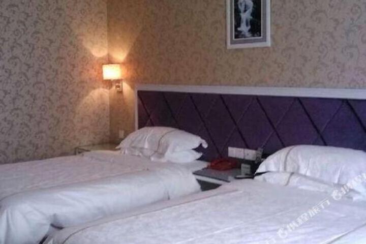 Jinyi Hotel