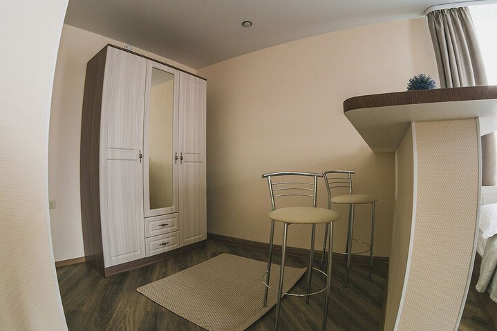 Room 9 of 61