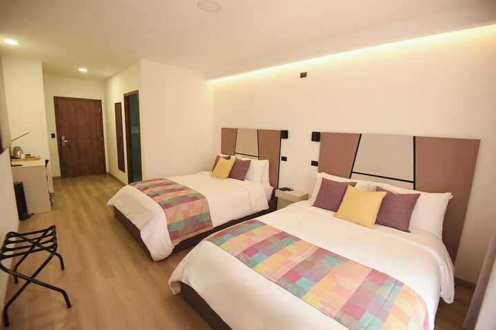 Room 8 of 16