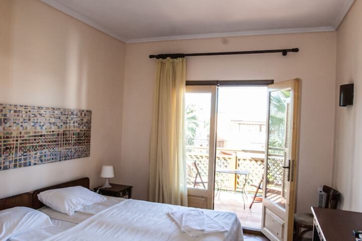 Room 3 of 26