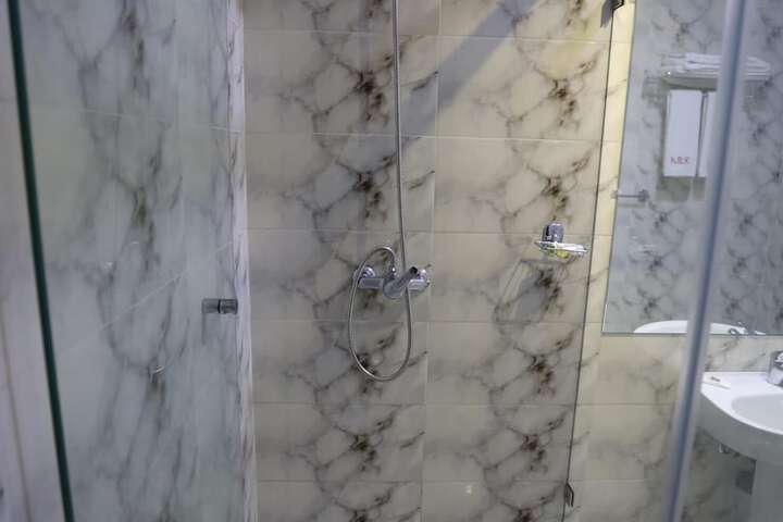 Room 20 of 27