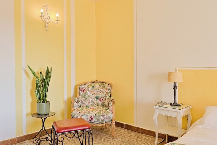 Room 4 of 35