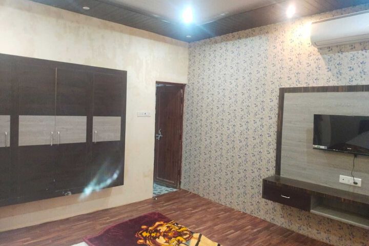Room 5 of 22
