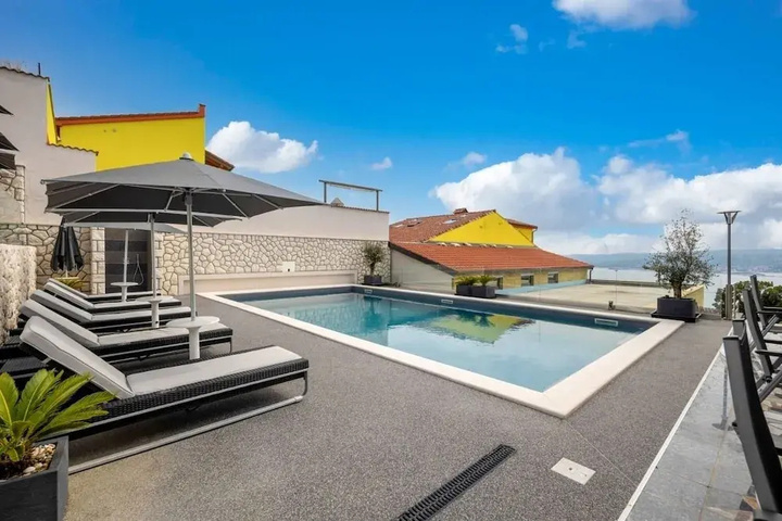 Pool 8 of 11
