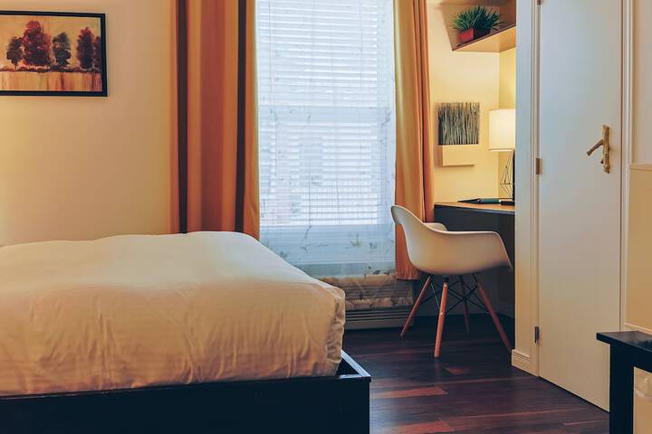 Room 42 of 144