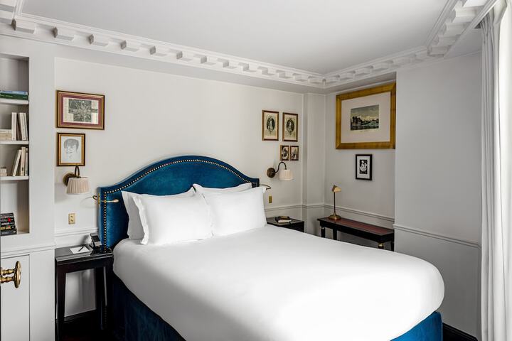 Room 9 of 38
