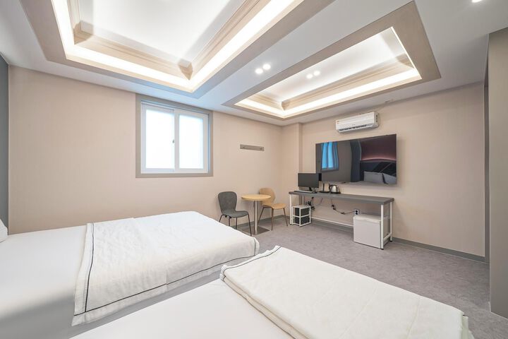 Room 27 of 58
