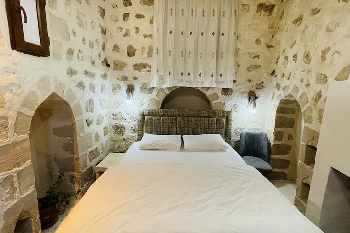 Room 4 of 54