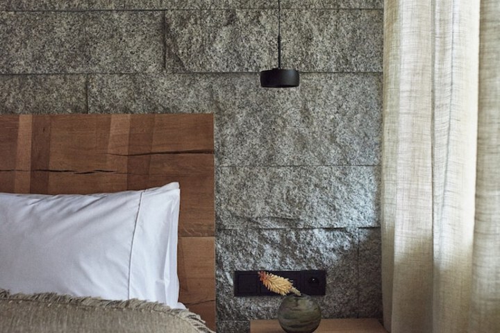 Room 15 of 83