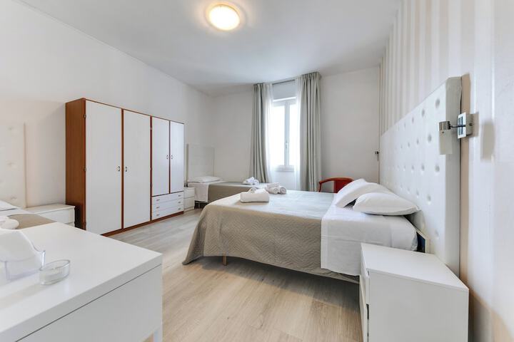 Room 15 of 51