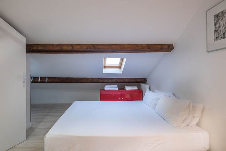 Room 11 of 29