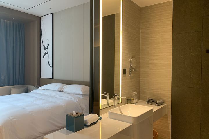 Room 25 of 49
