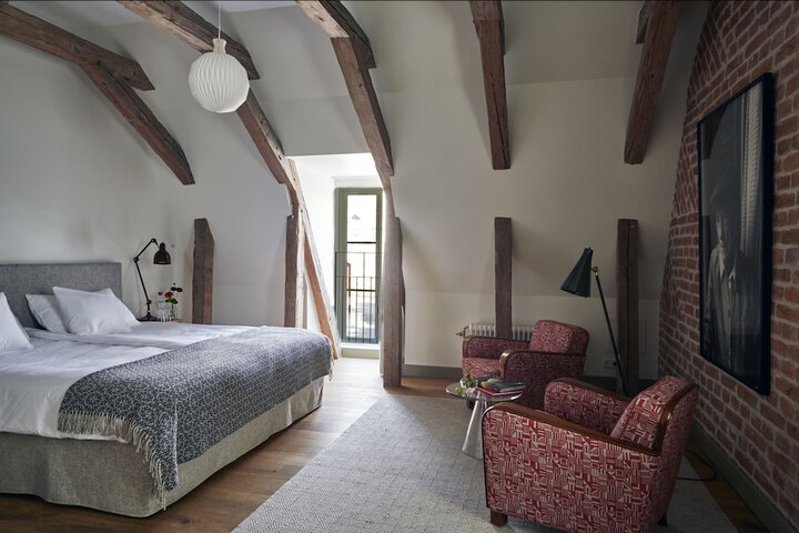 Room 6 of 26