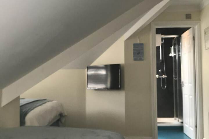 Room 8 of 66