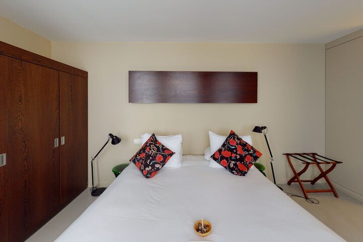 Room 38 of 61
