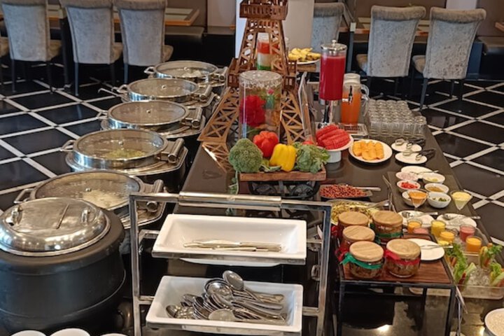 Breakfast/Coffee Service 28 of 43