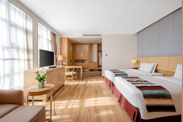 Room 11 of 43