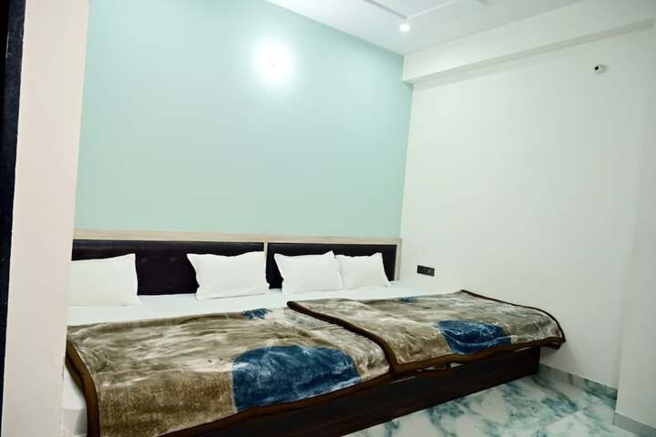 Room 7 of 15