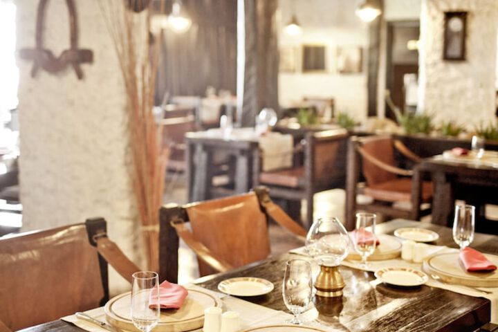 Dining 55 of 75