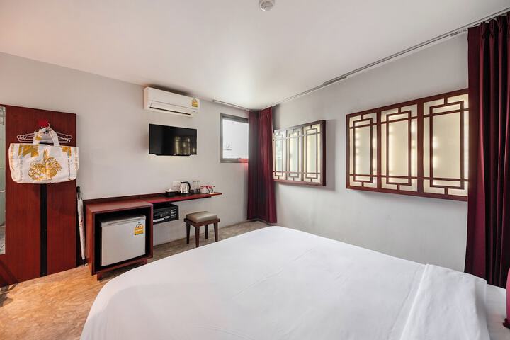 Room 28 of 51